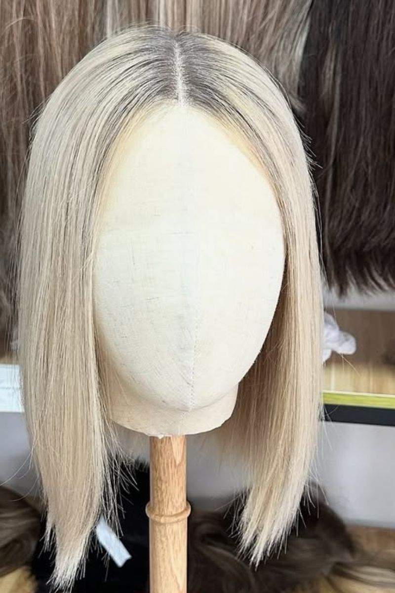 middle-part-straight-hair-wig